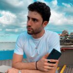 Antonio Andrés Rosello Instagram - ¡Feliz casi-fin de semana ! Unas fotos con mi compañero en mis aventuras y proyectos; mi Galaxy S21 FE. Excelente cámara, resistente al agua, y con full procesadores y memoria para poder hacer todo lo que quiero. 🤩 @samsunglatin #GalaxyS21FE #TeamGalaxy #GalaxyLover #ConMiGalaxy #samsung #samsunglatin ¡Comenten muchos “❤️” y lo que van a hacer este finde!! Yo estrenar @laciudaddepiedra 🎭 ;) Fotos by my good friend @heypablox 🙌🏻📸 - - - #modelsearch #modelpose #upcomingmodel #modelshoot #modelingphotography #modelswantedworldwide #commercialmodel #modelingagency #modelingportfolio #internationalmodels #becomeamodel #professionalmodel #modelphotoshoot #photoshootidea #photoshootideas #photoshooting #photoshootsession #productphotoshoot #photoshootlocation #techlover #techgeek #techsavvy #techtrends #newtech
