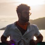 Antonio Andrés Rosello Instagram – Grabando un episodio de un programa de TV de Turismo en…

📍Portobelo, Panamá 

Fue el episodio piloto: “primer capítulo que se graba de una serie para vender el concepto…”

Y fue uno de los mejores fines de semana de mi vida 🤩

Quedé fascinado con la Cultura Congo, de descendencia Afrocolonial y tradicional de la zona de Colón, Panamá 🇵🇦🌍. 

Nos quedamos en el famoso hotel @casacongo por 2 días llenos de actividades 😮‍💨

Conocimos el fuerte Santiago, hicimos kayak por un cementerio de botes naufragados 🥶, fuimos a playa Huerta 🏝️, a la iglesia de San Felipe donde está el Cristo Negro de Portobelo ✝️, visitamos el museo Congo y vimos uno de sus bailes mientras comiamos la comida típica del pueblo 🍽️.

La pasé increíble y TIENEN QUE IR, estuve hablándole del trip a mis amigos por como un mes JAJAJA

Recomendado 💯

A la producción, gracias por la confianza, salga al aire o no, me dejaron con una experiencia inolvidable. ❤️

Comenten si han ido, y qué actividad les llamó más la atención!👇🏻👇🏻👇🏻

#turism #turismointerno #turismopanama #portobelo #turismoportobelo #colon #colonpanama #turismocolon #turismodeplaya #turismojungla #turismonatural #naturaleza #vlog #vlogdeturismo #turista #explorandoelmundo #turismocentroamerica #joyaoculta
