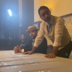 Antonio Andrés Rosello Instagram – #tbt Detrás de cámaras de Parking Histórico S1: La Separación de Panamá y Colombia @telemetro @parkinghistorico 

De las mejores experiencias que he tenido en set y un orgullo formar parte de esta recreación de la historia de Panamá 🇵🇦 interpretando al procer de la independencia “Ricardo Arias” 🪶

Miren el último video hasta el final JAJAJA @fernandobroce 

Comenta si pudieron verla en TV 📺, y si no, si quieren que les comparta unos clips de video de la serie y dónde pueden verla online 📲🎥👇🏻

#seriedetelevision #serielatina #seriepanama #tvpanama #medcom #medcomgo #telemetro #seriehistorica #parkinghistorico #cine #cinelatino #tvlatina #cinepanama #cinepanameño #tvpanameña #historiadepanama #historiapanama #actor #actuacion #actorlatino #actorcentroamerica #actorespanama #serie #independenciadepanama #bts