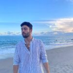 Antonio Andrés Rosello Instagram - Pasando unos días en casita…❤️🇵🇦 A pesar de no haber nacido aquí tiene un lugar enorme en mi corazón y el más importante de los países dónde he vivido en el exterior. 🇻🇪🇬🇧🇩🇪🇵🇦🇺🇸 ❤️ Uno siempre vuelve a dónde fue feliz. ¿Y ustedes? ¿Qué país consideran su hogar? ¡Comenta tu bandera abajo! ⬇️ #panama #beachvibes #playapanama #panamacity #ciudaddepanama #beachoutfit #beachmenstyle #beachstyle Panama, Panama