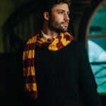 Antonio Andrés Rosello Instagram - Así que así se siente ser aceptado en Hogwarts… Parte de los resultados de las fotos en honor a los 20 años de Aniversario de Harry Potter (2022) 🥳⚡️ Gracias a la increíble @lizpinto10 que es MEGA FAN 😱 de la saga de Harry Potter (porfavor vayan a ver sus fotos de cumpleaños que están increíbles) por hacerme parte de su visión. ¡Comenten cual es su casa de Hogwarts abajo! -Gryffindor 🔴 -Slytherin 🟢 -Ravenclaw🔵 -Hufflepuff 🟡 🤔🤔🤔 Ya saben que yo soy Hufflepuff (no Gryffindor), y si no sabes cual eres, revisa mi story y regresa 🙌🏻🧙 ;) #harrypotter #griffindor #harrypotteredit #harrypotterfan #harrypottermovies #harrypotterlatinoamerica #harrypottermexico #harrypotterparty #harrypotterfandom #harrypotterphotoshoot #harrypotterathome #harrypotterdiy