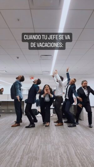 Antonio Andrés Rosello Instagram - Ver-gue-ro… 🎬 

🎥Cosas que pasan entre escenas en las grabaciones de una película que saldrá muy pronto🔜… #PapelesFilm
