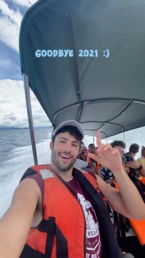Antonio Andrés Rosello Instagram - Gracias a todos los que formaron parte de mi 2021

#2021recap #2021 #newyear #recap2021 #goodbye2021 #happynewyear #lifestyle