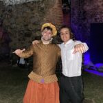Antonio Andrés Rosello Instagram - Photo dump de lo que fue “La Ciudad de Piedra” 🎭 @laciudaddepiedra Un honor participar en esta obra histórica acerca de la historia de Panamá 🇵🇦 presentada en dónde todo empezó, en las “Ruinas de Panamá La Vieja” 🔔 Fue una experiencia INTENSA con 7 CAMBIOS DE ROPA 🎩, 0 tiempo para descansar y un mes LARGO 😮‍💨 de ensayos en dónde jamás me hubiera podido imaginar lo ESPECTACULAR que sería el resultado final. 🤩💯 Sin duda unos genios detrás de la producción y gente muy talentosa que ayudó a hacerlo posible. 👏 Gracias a mi querido director @edcedeno10 por la oportunidad y al equipo de @contraxenas ❤️🎭 Y finalmente a mis compañeros, por sus buenas vibras, cariño, y las amistades que hice. Son unos guerreros y unos cracks. 🫶❤️‍🔥 ¡Comenta 🤭 o 🎭 si llegaste hasta acá! ;) #teatro #theatre #teatropanama #historiadepanama #historiapanama #actorespanama #actoresdepanama #actoreslatinos #actorlatino #actuacion #actor #teatropanameño #teatrohistorico #musical #musicaltheatre #teatromusical #tiktokboy #actorslife #castingactores #eyelinermen #meneyeliner #delineadorhombres #eboy #actoresvenezolanos #actoresvenezuela #softboy #softboyaesthetic #softboys #actorvenezolano #actorcrush