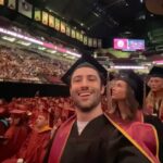 Antonio Andrés Rosello Instagram - Lo logramos banda 🎓 Oficialmente graduado de Marketing, con énfasis en Humanidades, y otro énfasis en Cine. 📊🎭🎬 @floridastateuniversity @fsubiz Thank you for an amazing 4 years 🇺🇸 Ya saben, licenciado Antoni de ahora en adelante 😉 Ahora finalmente a dedicarme de lleno en lo que me hace feliz. Mi carrera actoral y conectar con ustedes. Agradecido por 4 años de mucho aprendizaje ❤️🎓 #graduacion #universidad #graduacionuniversidad #graduado #reciengraduado #logros #metas Florida State University