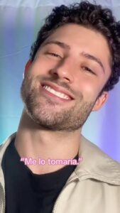 Antonio Andrés Rosello Instagram - #pov Pretenden odiarse cuando en realidad es todo lo contrario… #actuacion #acting Full me encantaría actuar en una comedia romántica algún día. ¿Se imaginan?