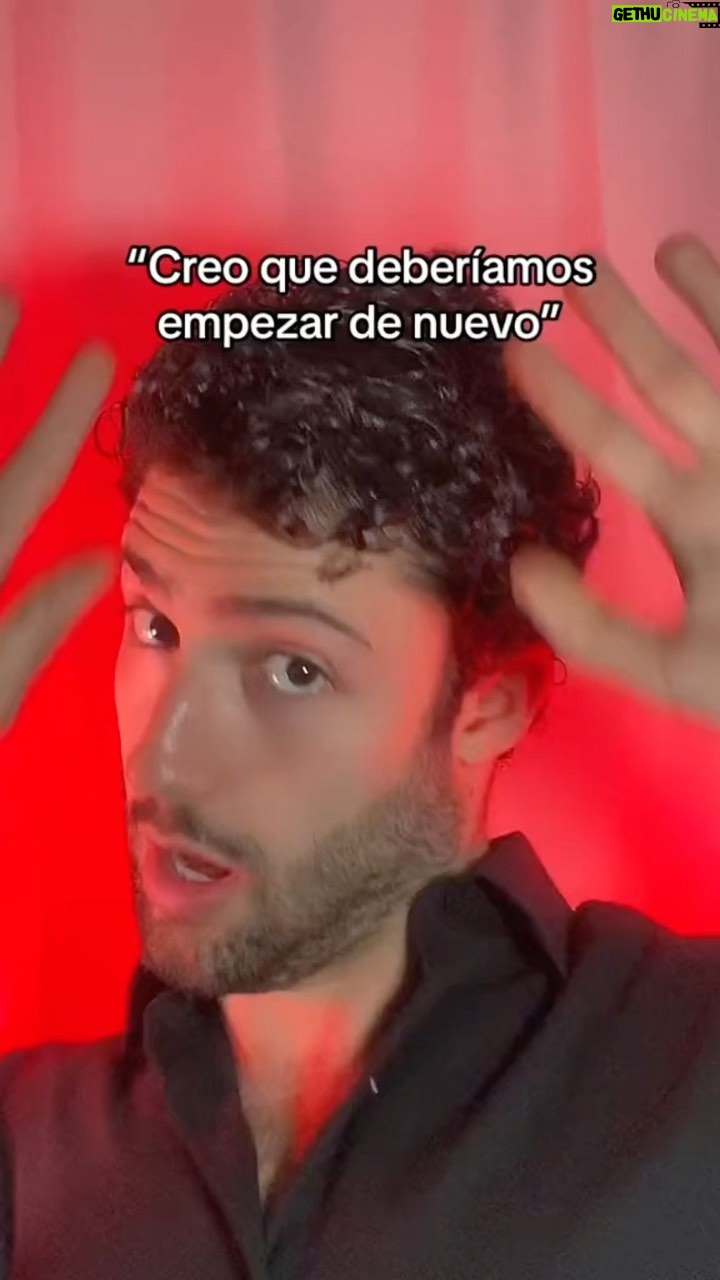 Antonio Andrés Rosello Instagram - #pov Lucif3r baja a la tierra y conoce a alguien que le llama la atención… #acting #actuacion ¿Quiere el regreso de más videos de Luci?