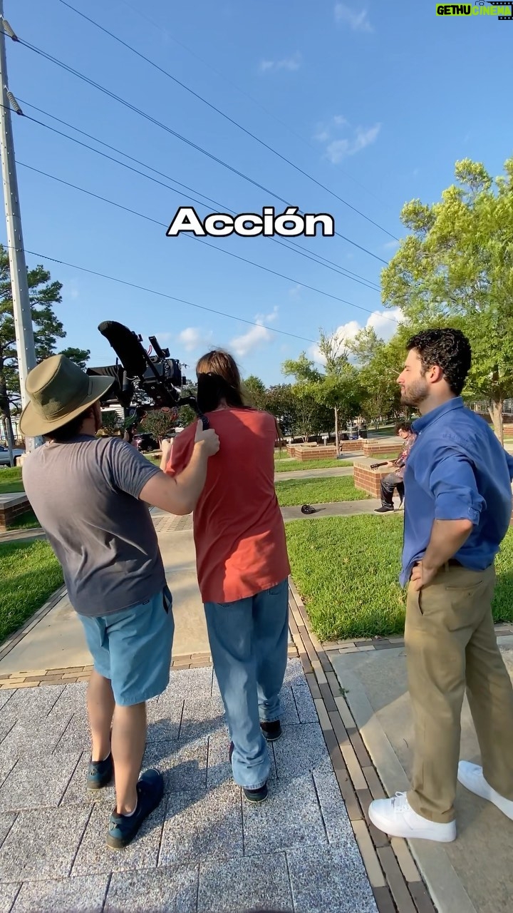 Antonio Andrés Rosello Instagram - Detrás de cámaras Dirigiendo mi cortometraje “Una Melodía Para Morirse” (A Tune to Die For) 🩸🎥 ¡Comenta abajo si quieres ver el producto final! 👀👇🏻📽️ Escribí y dirigí un corto de terror / comedia 🩸de un as3sino que trata de deshacerse de un cuerpo pero se cruza con un músico callejero 🎸 que se convierte en un inconveniente… No dirigía o escribía un corto en 6 años 😮💨 y fue una experiencia que me aportó muchísimo. No descarto algún día hacer el salto de actor a director más adelante 🙌🏻🎬 Gracias al equipo y actores que en menos de 24 horas estuvieron de acuerdo en ayudarme. No hubiera sido posible sin ellos. 🇺🇸:Thank you to the cast and crew that with such short notice was willing to help out. Couldn’t have done it without y’all. 🎥❤️ ¡Comenta abajo si quieres ver el corto! 👀👇🏻📽️ Cast: As3sino: @bigfootanon Músico: @aqua.tarkus Crew: Director: Antonio Andrés Rosello DP: @shutterpopphoto / @boardgamephoto Editor: @shutterpopphoto / @boardgamephoto Guión: Antonio Andrés Rosello PA: Tito BTS Photographer: @shoreyourtyler #detrasdecamaras #detrásdecámaras #detrasdecamara #detrasdeescena #detrasdelcine #cine #cineasta #cinelover #amantedelcine #itsawrap🎬 #itsawrap #behindthescenesactor #detrasdecamaraactor #detrasdecamaracine #detrasdecamaras🎥 #detrasdecamarasdirector #directordecine #escueladedirectores #aprendeadirigir #aprendedecine #cinelatino #cinelatinoamericano #cinelandia #cinelatinousa #actordecine #rodajecine #cineestudiantil #cineuniversitario #cineuniversidad #cortometraje Tallahassee, Florida