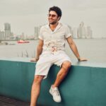 Antonio Andrés Rosello Instagram - Para cerrar el mes de la patria de este país que se ha convertido en mi hogar ❤️🇵🇦 Unas fotos de momentos especiales en su belleza, como embajador de la @cruzrojapanama , celebrando goles de la sele, y de la serie de televisión “Parking Histórico S1, La Separación de Panamá y Colombia” @parkinghistorico dónde tuve el honor de interpretar a Ricardo Arias, procer de la independencia. Tantos recuerdos en esta tierra marcados en mi corazón❤️‍🔥 Espero estén pasando un lindo día feriado 🥳😉