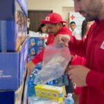 Antonio Andrés Rosello Instagram - Momentos conmovedores de estos últimos días voluntariando junto a la @cruzrojapanama ❤️🤝 Sentir el cariño y alegría en la visita al Hogar de la Niñez y el Albergue del Adulto Mayor, así como brindar apoyo a migrantes, me recuerda que el voluntariado es una de las cosas más hermosas que podemos hacer. Juntos, poniendo nuestro granito de arena podemos hacer del mundo un lugar mejor. 🌎✨ #Voluntariado #CruzRojaPanameña #CompromisoHumanitario #EstamosParaLasPersonas #redcross #cruzroja #cruzrojasiempreestá #cruzrojainternacional #cruzrojaresponde #cruzrojasiempreestá⛑️❤️ #cruzrojajuventud