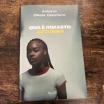 Antonio Dikele Distefano Instagram – Riuscirò ad eliminare le persone nocive dalla mia vita, non perché le odio, ma perché ho rispetto di me stesso. 
So di essere una persona difficile, ma non così difficile da amare come certe persone hanno voluto farmi credere. 
So di avere dei difetti ma questo non vuol dire concedere agli altri di umiliarmi.
Quando in qualcuno, hai creduto veramente, 
fa male ammettere di aver commesso un errore di valutazione perché rimetti in discussione tutto, 
persino la tua persona. 
Però io non voglio più sentirmi in errore per errori che non ho fatto. 

“Qua è rimasto autunno” il mio nuovo romanzo, dal 25 ottobre in tutte le librerie italiane.