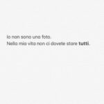 Antonio Dikele Distefano Instagram - io di te ho amato anche la fine, ho amato il dolore che mi hai dato. suona strano. non l’ho amato subito infatti. Il dolore, quello tipico, quello trascurabile se visto da fuori. non importava dove fossi, con chi o quando, perché lo stomaco lo sentivo in gola comunque. sembra strano ma io ho amato anche questo. non subito, ma come una lezione che capisci solo a distanza di molto tempo. le prime strofe dei dogo che capivo i significati nel tempo con diverse esperienze. felice di aver sofferto per te, per essere cresciuto, per la consapevolezza, per la certezza che se mi hai amato tu, può succedere di nuovo, che se può succedere di nuovo che qualcuno si stufi di me, potrò comunque ripartire. è per questo che infondo ti sono grato. tu non mi hai distrutto, mi hai dato la forza per ricostruirmi dall’ammasso di apaticità che credevo di essere e questa è la prova che in fondo, anche le persone come te, servono a qualcosa.