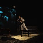 Antonio Dikele Distefano Instagram - Se mi avessero detto da ragazzino che avrei intervistato Marra a teatro davanti a 400 persone, non ci avrei mai creduto. É stato un momento incredibile, per me e per tutti quelli che sono venuti. La cosa più emozionante è stata la fine dell'evento, il pubblico al posto di chiedere foto o autografi ci ha ringraziato e questo per me vale tantissimo. Poter parlare di musica con Paola, Jacopo e Marz è qualcosa che non ha prezzo. Fabio come al solito ha parlato di tutto, senza problemi, della scena, del rap in generale, di cosa pensa delle nuove leve: Paky, Rondo, Babygang e dell'amore fraterno che prova per Gué. Ci ha spiegato come nella vita non si vince e non si perde, ognuno ha il suo percorso e non ha senso paragonarlo a quello degli altri. L'intervista sarà presto disponibile sul canale Youtube di Esse e spero possa essere la prima di tante altre. @essemagazine