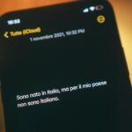 Antonio Dikele Distefano Instagram – Oggi vi volevo raccontare una storia, la mia. 
Io sono nato in italia 29 anni fa, ma non ho la cittadinanza italiana.
Sono nato a Busto Arsizio, ho fatto tutte le scuole qui, sono uno scrittore, scrivo per Rizzoli, ho aperto una società ma sono comunque considerato uno straniero.
Nonostante io sia italiano, secondo la legge non lo sono. 
In tasca porto con me un passaporto angolano e per rimanere qui ho un permesso di soggiorno. 
Da quando sono piccolo tutti i giorni mi sono trovato a dover combattere contro una burocrazia che sembra formata solo da nodi difficili da sciogliere. 
Ci sono anche altri criteri a cui magari uno non pensa: per esempio un cittadino straniero è soggetto in qualsiasi momento alla possibilità di essere espulso. A volte penso a tutti quei ragazzi che non hanno un lavoro e sono ostaggi della bossi fini. 
Ostaggi della retorica e di chi parla di Ius Soli sportivo. 
Come se la cittadinanza fosse qualcosa che mi devo meritare, come se avessi bisogno di vincere un oro olimpico o di salvare un gatto da un albero per potermi sentire italiano  Se nasci in Italia, sei italiano no?  A prescindere se sei un atleta pluri-medagliato o un semplice impiegato. Sono italiano anche se non ho fatto nulla per meritarmelo. Perché ‘’essere italiani’’ non è una cosa che puoi meritarti, o meno.  Perché se io devo meritarmi di essere italiano e un altro invece lo è di diritto, come posso dire che non ci sono disuguaglianze? Come posso dire che il mio paese non è razzista?