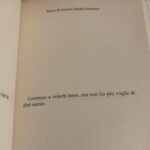 Antonio Dikele Distefano Instagram – mi hai detto che scopi con un altro. ci hai girato attorno, parlavi del tuo nuovo lavoro, hai detto che non ti sei più tolta la nostra collana ma io sono riuscito solo a capire che scopi con un altro. ti ho chiesto “chi è?”e hai sorriso. hai fatto quella cosa che facevi sempre: volermi far credere che m’immagino le cose. non so perché non sono sceso da quella macchina. l’istinto voleva mi alzassi ma sentivo le gambe pesanti e ogni parte del corpo diventata marmo. ci vuole poco a diventare niente. basta non sentirsi per settimane dimenticando che è dentro di noi che le cose avvengono. “non mi amavi così tanto se ora c’è già un altro” e mentre dicevo questa frase realizzavo il fatto che tu ami solo chi ti desidera forse. hai risposto come fai sempre, chiamandomi per nome, cercando un contatto, dicendomi che infondo era solo colpa mia. “sei tu che”, “sei tu che”, iniziavi ogni frase così. amandoti e facendomi del male ho imparato che se è sempre colpa degli altri non puoi migliorare te stesso. mi manchi ma io non capisco un cazzo. ho risposto al telefono e mi sono messo a guardare fuori perché mi veniva da piangere. 
da bambino pensavo di cancellare errori con la gomma blu ottagonale e finivo per bucare il foglio.
mi sento così stanotte.