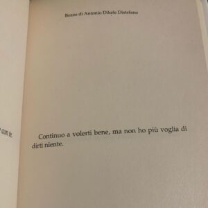 Antonio Dikele Distefano Instagram - mi hai detto che scopi con un altro. ci hai girato attorno, parlavi del tuo nuovo lavoro, hai detto che non ti sei più tolta la nostra collana ma io sono riuscito solo a capire che scopi con un altro. ti ho chiesto “chi è?”e hai sorriso. hai fatto quella cosa che facevi sempre: volermi far credere che m’immagino le cose. non so perché non sono sceso da quella macchina. l’istinto voleva mi alzassi ma sentivo le gambe pesanti e ogni parte del corpo diventata marmo. ci vuole poco a diventare niente. basta non sentirsi per settimane dimenticando che è dentro di noi che le cose avvengono. “non mi amavi così tanto se ora c’è già un altro” e mentre dicevo questa frase realizzavo il fatto che tu ami solo chi ti desidera forse. hai risposto come fai sempre, chiamandomi per nome, cercando un contatto, dicendomi che infondo era solo colpa mia. “sei tu che”, “sei tu che”, iniziavi ogni frase così. amandoti e facendomi del male ho imparato che se è sempre colpa degli altri non puoi migliorare te stesso. mi manchi ma io non capisco un cazzo. ho risposto al telefono e mi sono messo a guardare fuori perché mi veniva da piangere. 
da bambino pensavo di cancellare errori con la gomma blu ottagonale e finivo per bucare il foglio.
mi sento così stanotte.