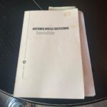 Antonio Dikele Distefano Instagram - Il mio ultimo romanzo “non ho mai avuto la mia età” uscirà in Francia il 7 Ottobre e si intitolerà “Invisible”. Io devo continuare a guardare avanti perché la vita è bella. Devo ricordarmi che nonostante tutto io ce l’ho sempre fatta. Ci vediamo nelle librerie francesi. Grazie di tutto @martatreves