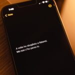 Antonio Dikele Distefano Instagram - mi è sempre parso che rifugiarsi dietro le attese covi speranze che verranno in qualche modo deluse per forza, così eviterò di indugiare che è quello che ci frega il più delle volte. non fingerò dicendo che non speravo in un suo messaggio in questi giorni, in questi anni, che spesso le parole mi creano grandi aspettative nelle persone. ho pianto tanto. notte e giorno. piango ancora, sempre, quando penso a quella canzone e mi torna in mente quell’immagine di noi due insieme nell’ultimo viaggio a firenze. non riesco a tenerla salvata su nessuna playlist e ogni volta che la becco in radio non riesco proprio a cantarla. “Qua e rimasto autunno” il mio nuovo romanzo dal 25 Ottobre su Amazon e in tutte le librerie italiane.