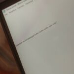 Antonio Dikele Distefano Instagram - ogni estate mi fanno la stessa domanda: perché non vai in vacanza? c’è sempre qualcuno che mi fa questa domanda quando arriva l’estate. mentre tutti i miei amici stanno pensando alle vacanze, io penso che passerò l’estate al computer, nel salotto di casa mia. ogni estate sembra un dejavù, ascolto estate in città di marracash e penso che la città vuota abbia il suo perché. nessuno me lo impone di restare a milano, ma voglio scrivere nuove idee e nuovi progetti. non ho mai sopportato che ad agosto tutta italia si fermi, come se lo avesse ordinato qualcuno. non sono uno stakanovista, non credo nel lavoro a tutti i costi, anche io ho i miei momenti di stacco, tutti ne hanno bisogno e diritto. ma quando anche il riposo è un obbligo non mi riposo, sono fatto così. forse avrei dovuto ascoltarti quando mi chiedevi perché non andassimo a polignano o in un qualsiasi posto dove vanno le altre coppie. quando iniziai a lavorare decisi che, a prescindere da tutto, non sarei mai andato in vacanza a agosto. volevo avere la libertà, piuttosto, di poterlo fare a novembre. di scappare per una settimana e spegnere il cellulare. tu dicevi che solo gli psicopatici vanno al mare a novembre. forse avevi ragione. agosto non è ancora arrivato, ma già ora sto scrivendo moltissimo. sto ore e ore al pc, come quei giorni in cui volevo disperatamente avere il mio spazio. il mio pc è il mio miglior compagno in questi giorni, resiste alle ore infinite di accensione come io resisto all’afa di milano. a settembre so che sarò felice di non essere andato in vacanza. in questo periodo guardo tante serie e tanti film e per fortuna anche su questo il computer non mi abbandona mai. anche quelli sono momenti di lavoro per chi lavora con la propria creatività. alla fine contano i fatti e spero di farne ancora. sto scrivendo di getto, di impulso, con una voglia che non sentivo da tanti mesi. ogni estate do la stessa risposta: a� settembre parleranno i fatti, per questo non andrò in vacanza. #IntelEvo #WorkFromAnywhere #SpotTheDifference #LenovoYoga #adv @lenovoitalia