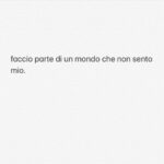 Antonio Dikele Distefano Instagram - spesso mi sono sentito dire: "come sei timido". mi arrabbiavo e ci rimanevo male, perché lo vedevo come un insulto il fatto che altri sottolineassero il mio essere così insicuro. molte volte da mio cugino e mio padre mi sono sentito dire: devi intervenire di più, devi parlare, devi sorridere. e mi convincevo che loro che riuscivano a parlare con più facilità con le persone perché avevano qualcosa in più di me, e mi sbagliavo. non tutti sanno che la timidezza è anche una forma di protezione verso noi stessi. perché a pensarci in quegli anni uscivo con le persone che mi ero scelto e non parlavo con chi non mi interessava parlare. molte volte mi sono sentito dire: “devi sbloccarti, dai vai da lei, perché non conosci qualcuna e non provi a fidanzarti?”. a mie spese poi nel tempo ho imparato che chi "prova" a fidanzarsi di solito fallisce e quando ci ho provato io ho percepito una sensazione strana: quando mi toccavano sentivo di aver bisogno di qualcuno e allo stesso tempo non stavo bene con nessuna.