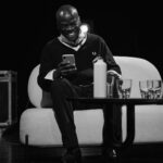 Antonio Dikele Distefano Instagram - Quanti aggettivi sono rimasti per descrivere Guè? Pochi, penso pochissimi. In vent’anni di carriera lo abbiamo visto in mille vesti e mille volte ci ha fatto innamorare, scoprire storie, film e libri. Si potrebbe riflettere e cercare altri aggettivi e modi di descriverlo ma certi artisti non si giudicano. Certi artisti possono solo essere osservati e ascoltati. L’intervista con Cosimo Fini è fuori ora sul canale YouTube di @essemagazine .