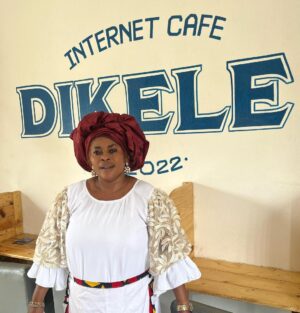 Antonio Dikele Distefano Instagram - Lei è mia madre.
Oggi abbiamo finalmente aperto la nostra prima attività insieme in Angola. 
“Dikele Internet Cafe” è uno spazio ispirato al modello Starbucks dove i ragazzi delle scuole possono studiare, guardare la televisione via cavo e avere accesso a internet di fronte ad un succo e i dolci tipici angolani.

Non so se si capisce dalla foto ma mamma è molto felice.