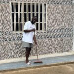 Antonio Dikele Distefano Instagram – Lei è mia madre.
Oggi abbiamo finalmente aperto la nostra prima attività insieme in Angola. 
“Dikele Internet Cafe” è uno spazio ispirato al modello Starbucks dove i ragazzi delle scuole possono studiare, guardare la televisione via cavo e avere accesso a internet di fronte ad un succo e i dolci tipici angolani.

Non so se si capisce dalla foto ma mamma è molto felice. Luanda, Angola