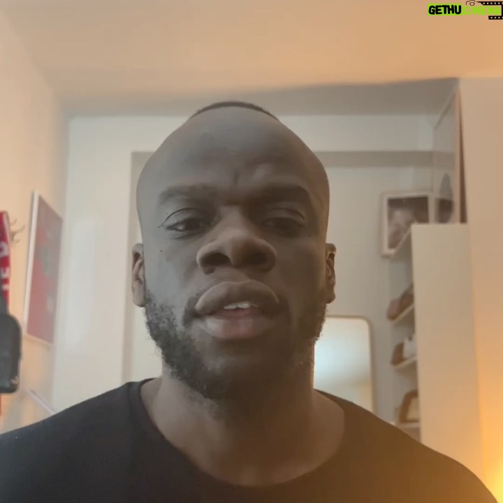 Antonio Dikele Distefano Instagram - “qua é rimasto autunno” da domani in tutte le librerie italiane.