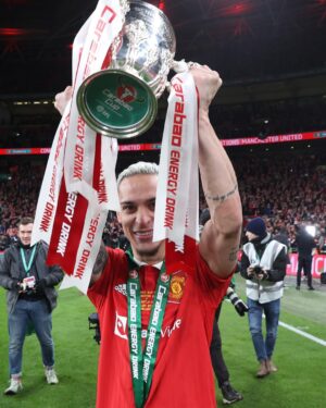 Antony Instagram - Dream!! 🏆🔥

@manchesterunited 
@thecarabaocup