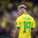 Antony Instagram - Estreia e vitória! Continuamos!! Primeiro passo 🙏🏼🙏🏼 🇧🇷🇶🇦 @cbf_futebol @fifaworldcup