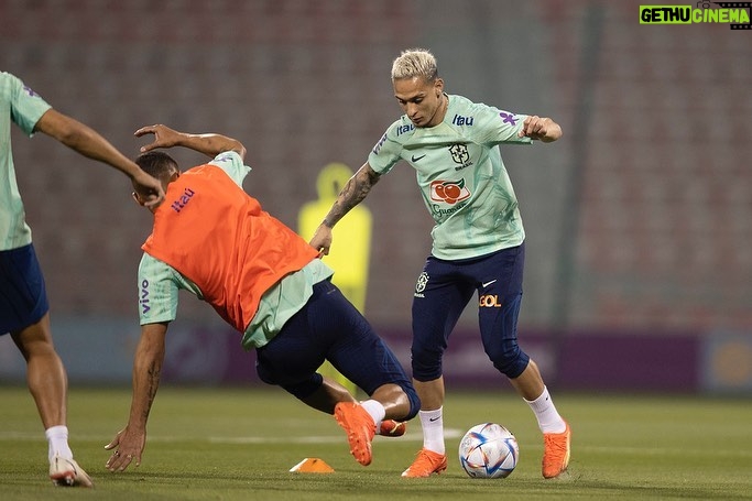 Antony Instagram - Qatar! World Cup! 🇶🇦🇧🇷 @cbf_futebol