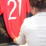 Antony Instagram - I would like to tell you a story... The day my mother, my queen, went to Old Trafford for the first time!! Moments like these make it all worth it!! A new season is coming!!❤️❤️ @manchesterunited