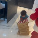 Antony Instagram - Que o significado desse dia esteja presente em seu coração filho , pois Jesus nasceu e junto com Ele o maior amor do mundo , assim como o do papai por você que está disposto à te fazer viver a magia e esperança que esse dia traz , inclusive me transformar em Papai Noel e vê o brilho e a alegria no seu olhar , que não tem preço ! Te amo meu filho , feliz Natal e seja sempre feliz 🎅🏻❤️