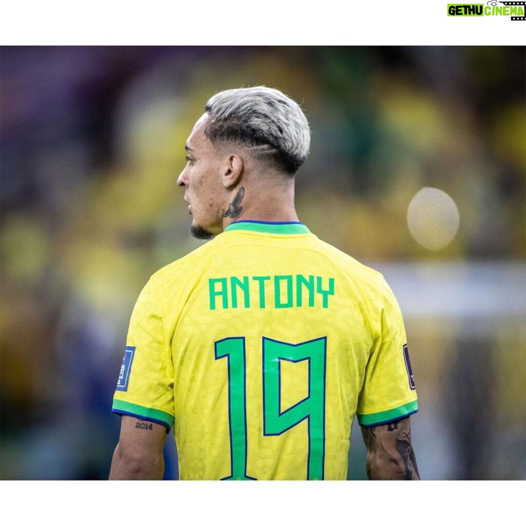 Antony Instagram - Primeiro objetivo ✅ Estamos nas oitavas!! Vaaaamos!! Seguir nossa luta e nosso sonho!! 🇧🇷⚽️🇶🇦 @cbf_futebol @fifaworldcup