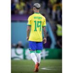 Antony Instagram - Primeiro objetivo ✅ Estamos nas oitavas!! Vaaaamos!! Seguir nossa luta e nosso sonho!! 🇧🇷⚽️🇶🇦 @cbf_futebol @fifaworldcup