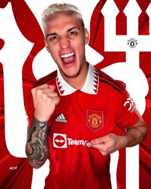Antony Instagram - It's days like this that make us understand that it was all worth it, that every dream was never in vain!! Today I arrive at the biggest club in England, one of the biggest in the world and I just have to thank everyone who was part of this journey! My family, my friends, my staff and every United fan, who filled my social media with messages!! It was your call that brought me here!! Let’s get it started!! @manchesterunited 

#MUFC #United