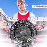 Antony Instagram - É CAMPEÃO 🏆🥇 Que honra festejar mais um título pelo Ajax!! Uma conquista muito importante ao lado da minha família aqui na Holanda!! Feliz em ajudar durante toda campanha com as vitórias, gols, assistências!! Criamos uma família e esse título coroa essa união e comprometimento que temos um pelo outro!! #XXX6 @afcajax ❌❌❌