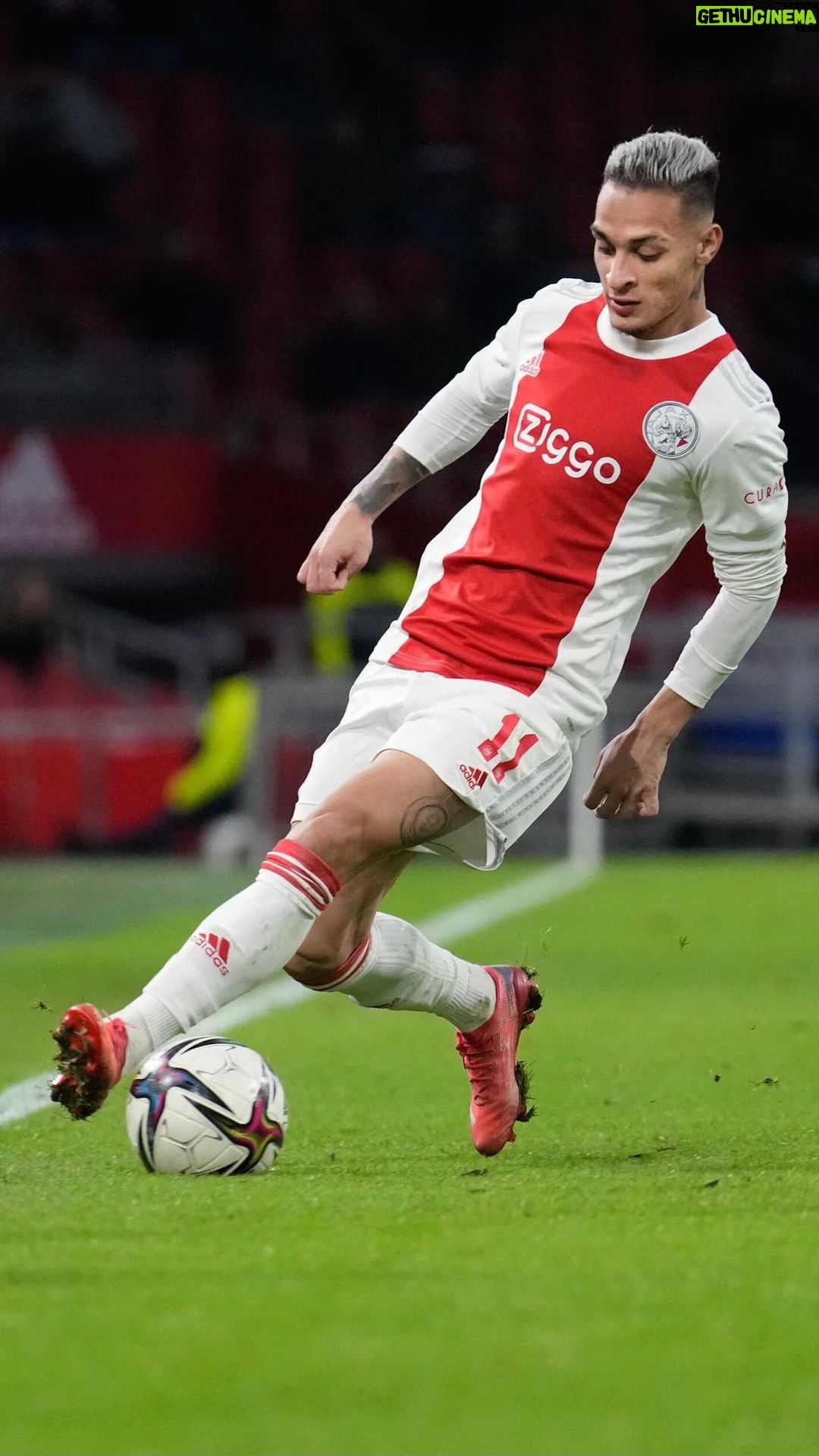 Antony Instagram - @Antony00’s trademark move… 😍⭕️ Johan Cruijff ArenA