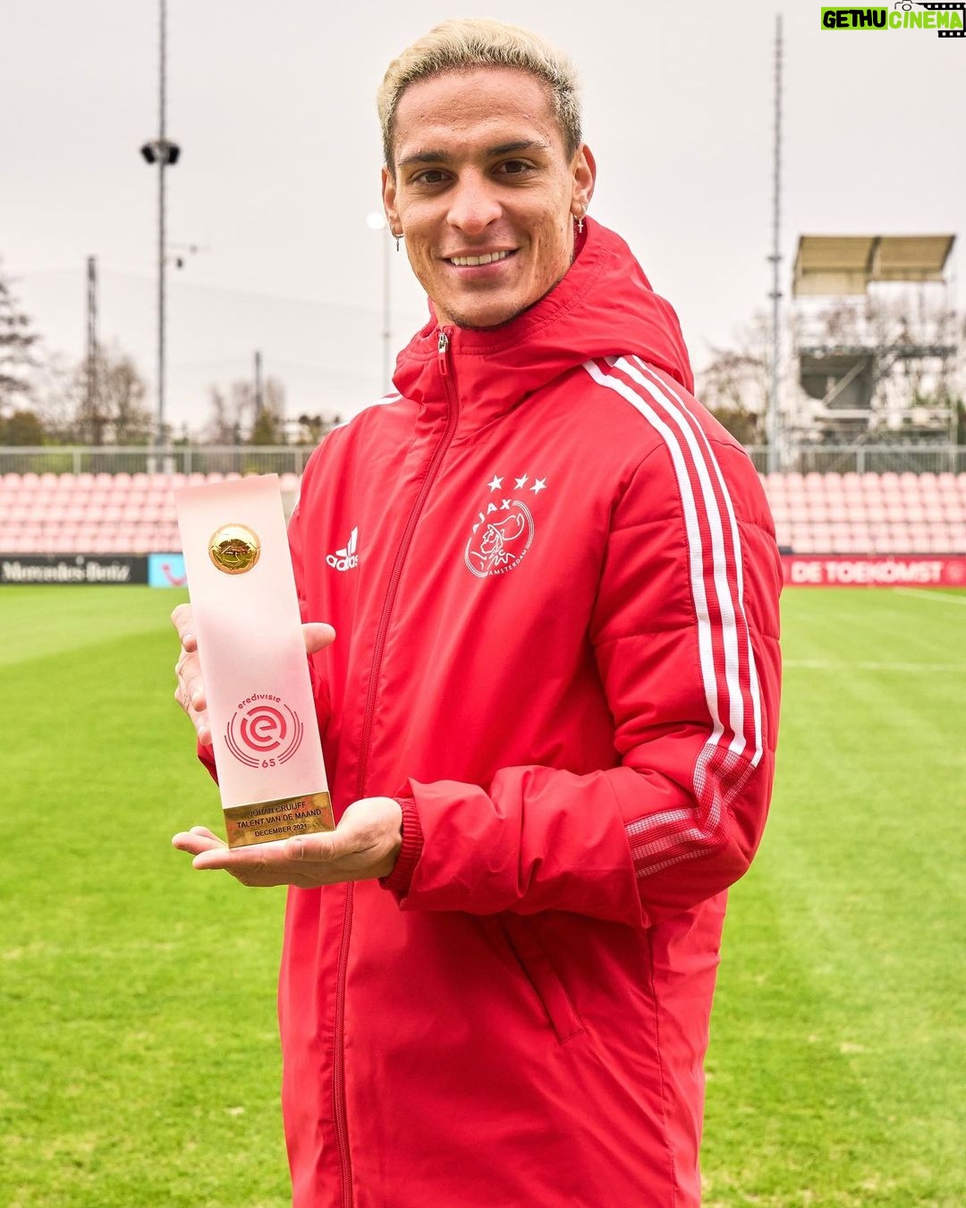 Antony Instagram - Congratulations, @Antony00! ✨ Our number 𝟭𝟭 is the @Eredivisie Talent of the Month December. 🥇 WINGS