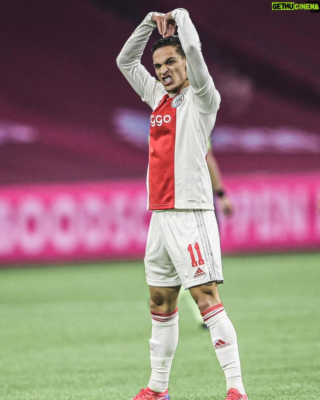 Antony Instagram - Great way to end 2021, an unforgettable year for me!! Victory, goal and assists!! Congratulations, Ajax!! 2022 awaits us! ❌❌❌ @afcajax