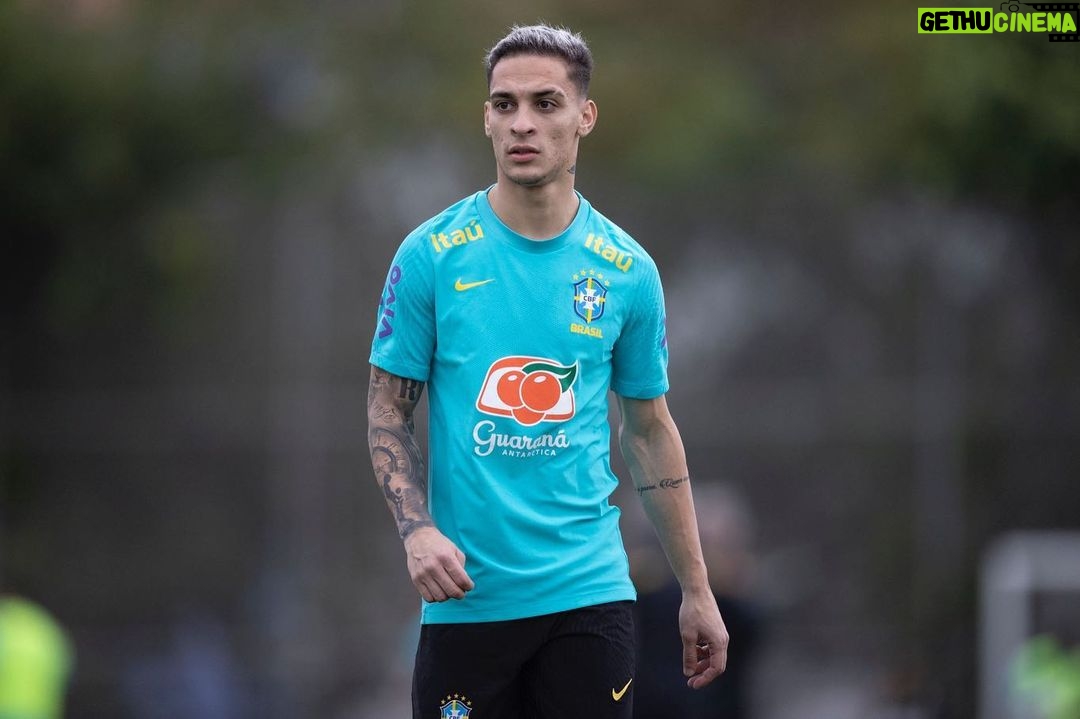 Antony Instagram - 🇧🇷✅ @cbf_futebol . 📸 @lucasfigfoto