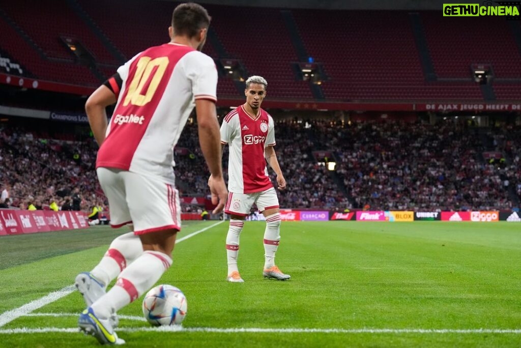 Antony Instagram - After 4 months without playing, I finally returned with the certainty that I'm ready for the season! 🙏🏽⚽️ Johan Cruijff ArenA