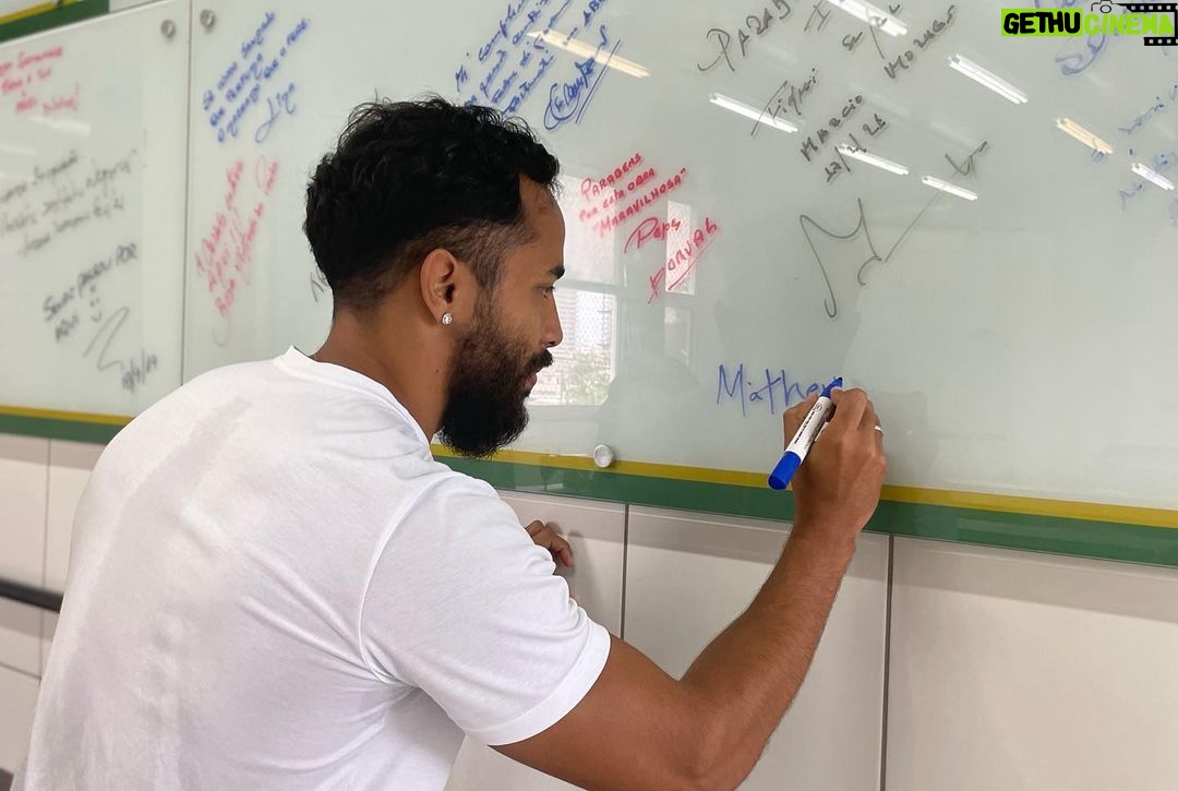 Antony Instagram - Obrigado, @institutoneymarjr @neymarpai_ e @neymarjr, por receberem minha família!! Agradecemos o apoio e referência neste grande projeto!! Vocês estão de parabéns!! Que muitos também possam se espelhar em tudo que é feito no Instituto! 🙏🏽🙏🏽 Instituto Neymar Jr
