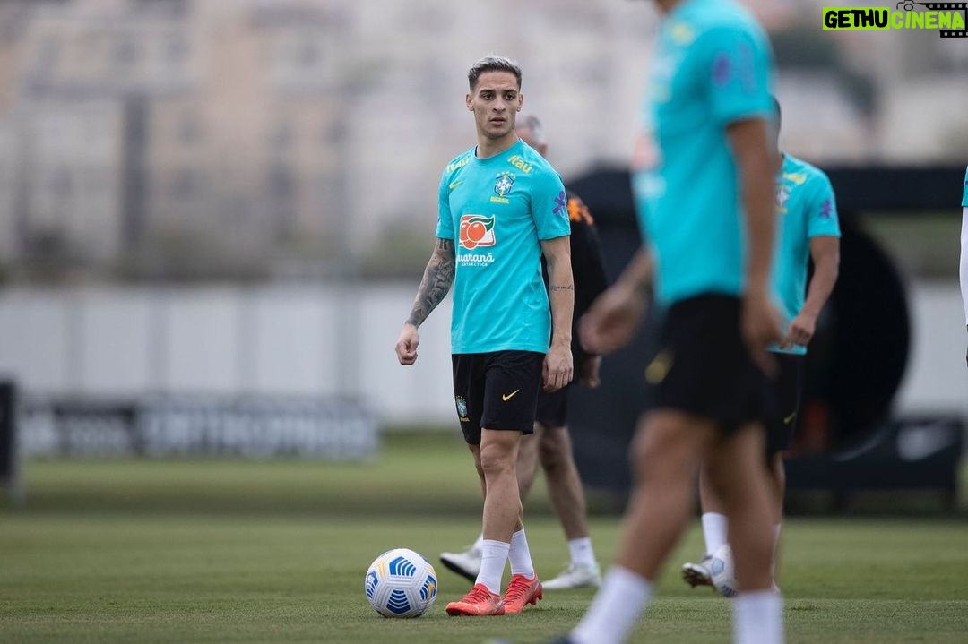 Antony Instagram - 🇧🇷✅ @cbf_futebol . 📸 @lucasfigfoto