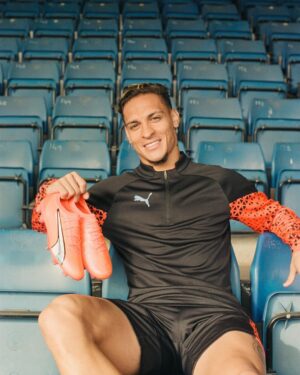 Antony Instagram - Classy weekends 😁 @pumafootball