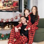 Antony Instagram - No meu lar o amor já está presente , assim como a presença de Jesus que é o significado real dessa data e eu sou feliz em poder passar mais um ano ao lado das pessoas que eu amo e que me amam também ! Da minha casa , com muito amor , um feliz natal 🎄❤️
