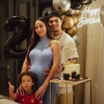Antony Instagram - Obrigado, meu DEUS! Minha base!!! Que se inicie um ciclo maravilhoso em nossas vidas! Obrigado a todos pelas mensagens de aniversário e carinho! ❤️❤️