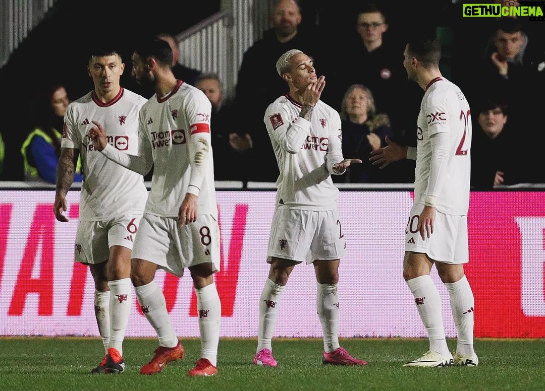 Antony Instagram - É sobre acreditar, trabalhar e JAMAIS desistir! Honrado por vestir essa camisa neste dia tão especial!! Obrigado, meu Deus! 🙏🏼🙏🏼 @manchesterunited @emiratesfacup 🏴⚽️