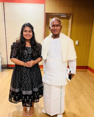 Anu Anand Instagram - After a long time , One memorable session 
For the legendary Raja sir.

Blessed 🧿🧿♥️♥️

#ilayaraja #ilayarajasongs🎧 #anuanand #anuanand_official #musician #music #tamilmusician