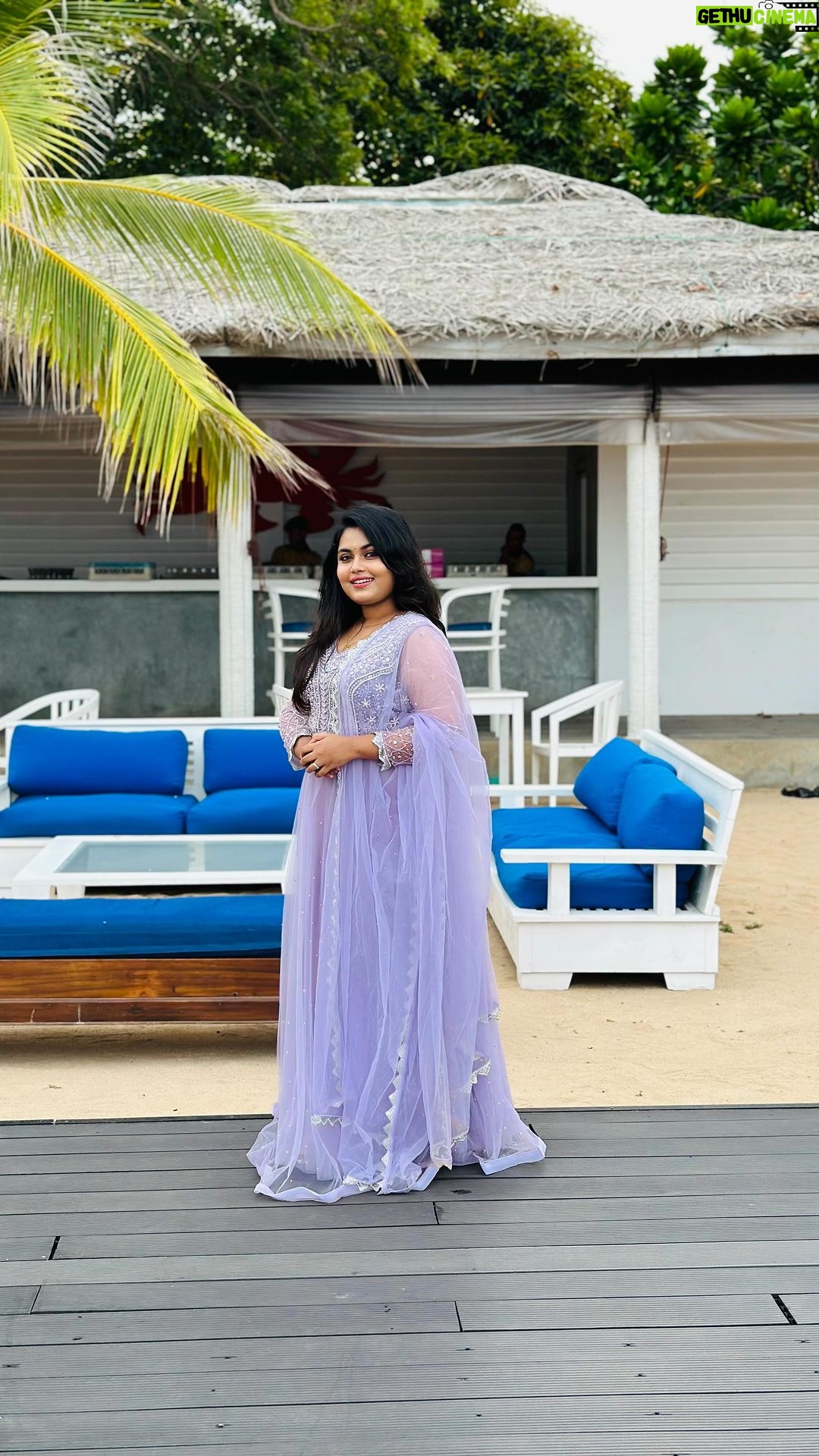 Anu Anand Instagram - Felt like posting this 💜 Trincomalee, Sri Lanka